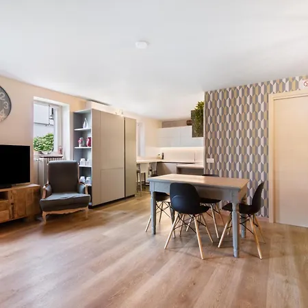 Aloha Lake Apartment