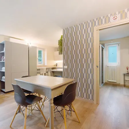 Aloha Lake * Mandello del Lario